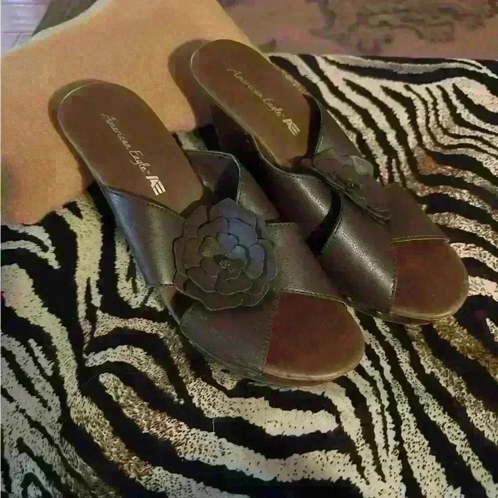 American Eagle Heels Brown size 8 - Picture 2 of 6